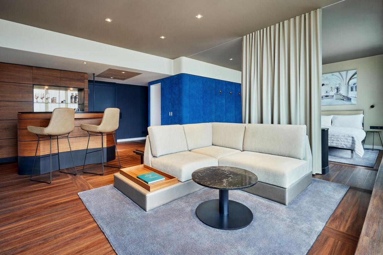 汉堡艾美酒店 外观 照片 The interior of a suite