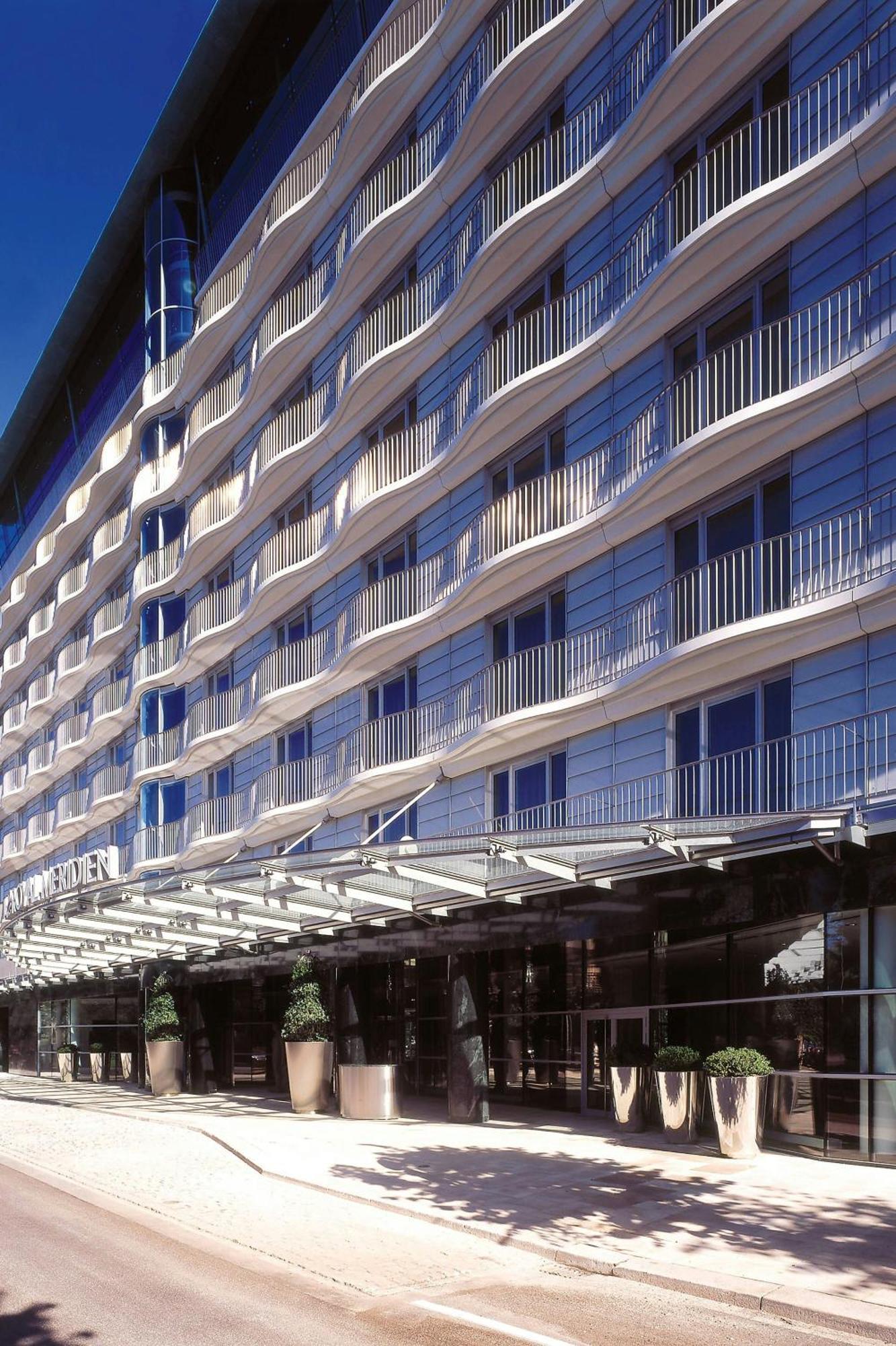 汉堡艾美酒店 外观 照片 The new building of the University of Patras